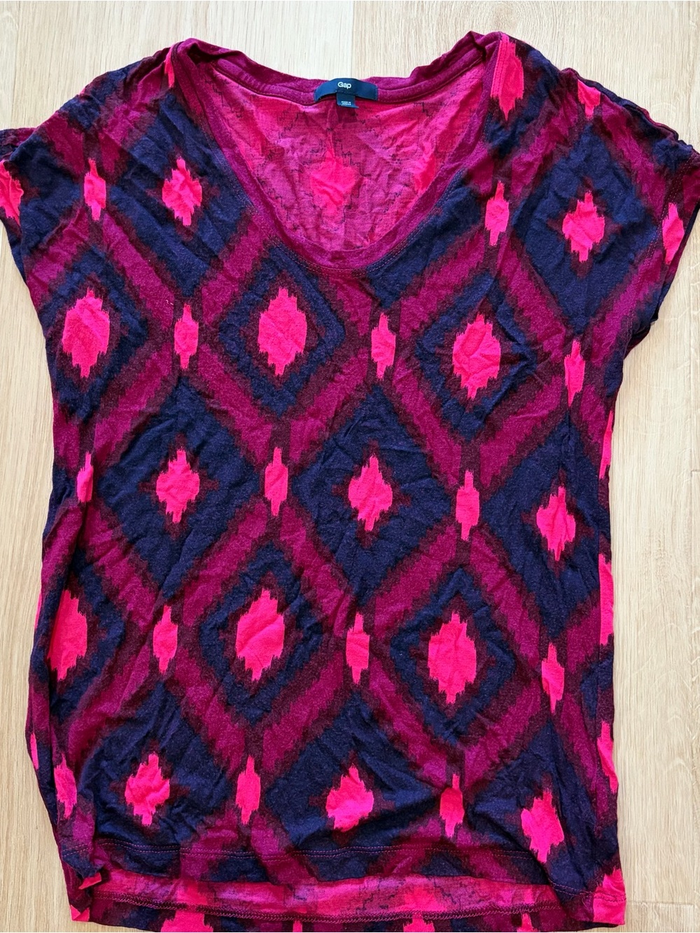 GAP Pink & Purple Geometric V-Neck Short Sleeve Top